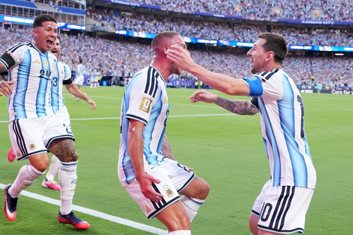 skor argentina vs inggris